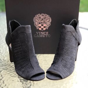💕 NEW💕 Vince Camuto Cranita Open Toe Suede Bootie